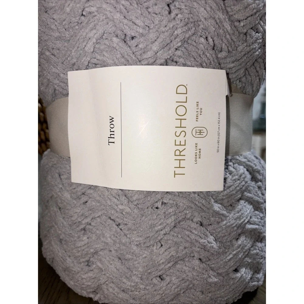 100% Recycled Polyester Chunky Chenille Throw Blanket‎ Gray - Threshold NWT